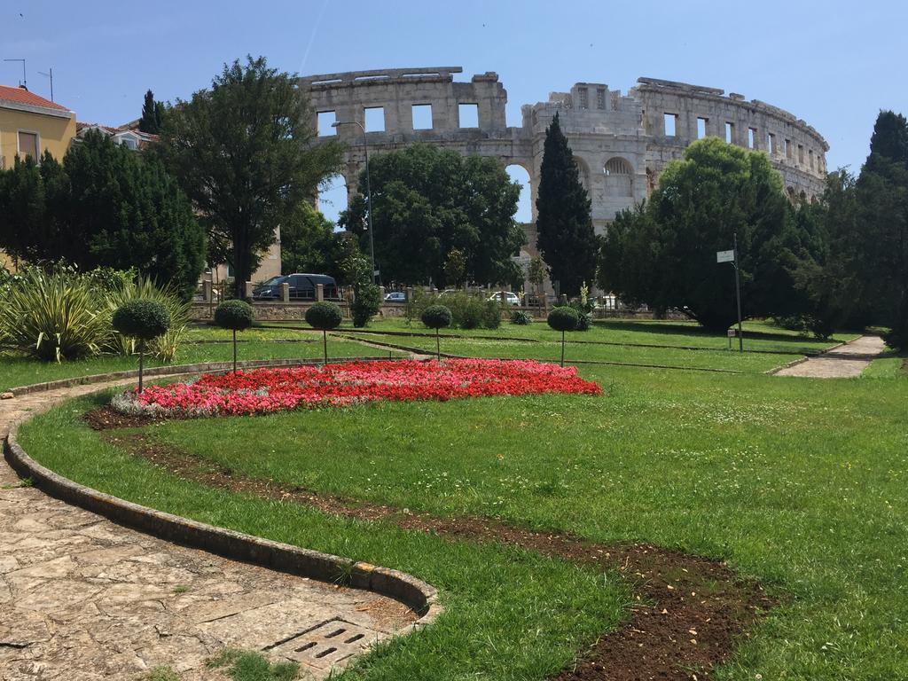 Arenacentar Apartments Pula Exterior foto